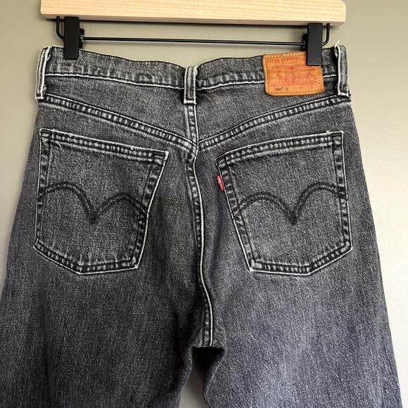 Levi’s 501 Jeans in Coal Black Size 26 High Rise Premium Denim Mom Jean Tapered - Picture 12 of 16